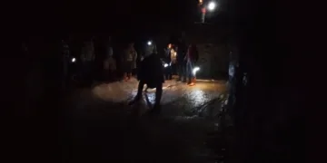 Mardin’de yoğun yağış sonrası köyü su bastı, muhtar ve vatandaşlar müdahale etti