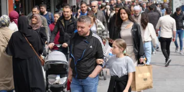 Erzincan’da çarşı ve pazarda bayram yoğunluğu yaşanıyor