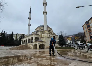 Battalgazi’de bayram öncesi cami ve mezarlıklar temizleniyor