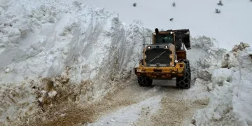 Hakkari’de tüm köy ve mezra yolları ulaşıma açıldı