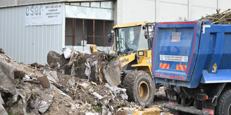 Manisa Büyükşehir’den kaçak atıklara sıfır tolerans