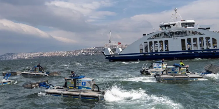 İzmir Körfezi’nin temizliği için takviye güç