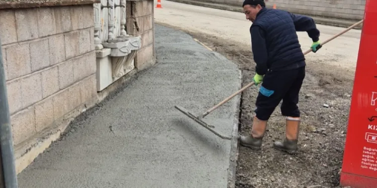Altyapı ve üstyapı çalışmaları devam ediyor