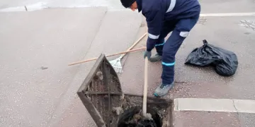 Kocaeli’de su baskınlarına karşı mazgal ve menfez temizliği aralıksız sürüyor