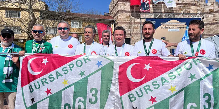 Bursa’da 18. Uluslararası Osmangazi Tarihi Kent Koşusu gerçekleştirildi