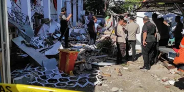 Endonezya’da 7,4 Büyüklüğünde Şiddetli Deprem