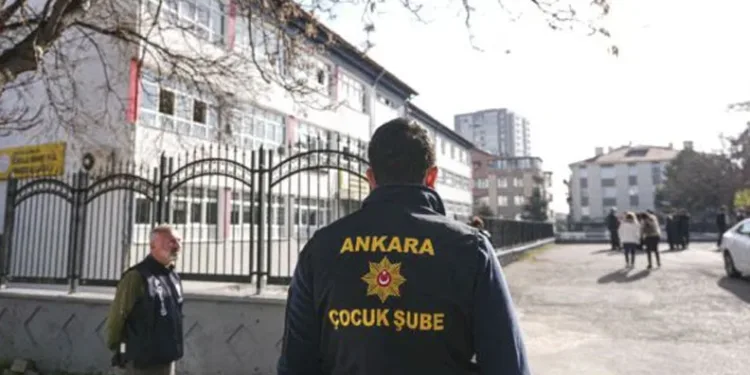 Okullarda Güvenlik Seferberliği: Her Kapıda En Az İki Polis Nöbet Tutacak