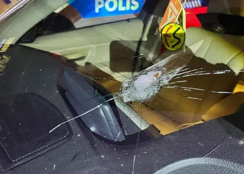 Bursa’da gece yarısı hesaplaşma, aracın önünü kesip ateş açtı