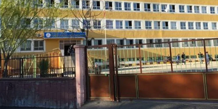 Şanlıurfa’da Okulda Dehşet: Öğretmene Bıçaklı Saldırı Girişimi!