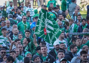 ŞAMPİYONLUĞUN ADI BURSASPOR: 5 GOLLE GELEN MUHTEŞEM ZAFER!