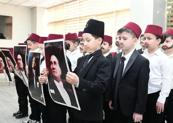 Kestel Belediyesi Meclis Salonu’nda miniklerden tarihi canlandırma