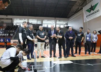 İnegöl’ün mucitleri robotlarını yarıştırdı