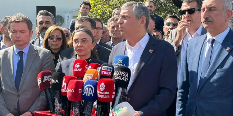 Özgür Özel’den Bursa’da Sert Mesaj: Meydan Okunan Halkın İradesidir