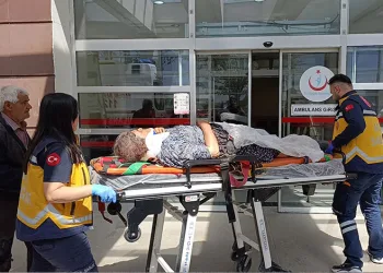 İki katlı ev alev alev yandı