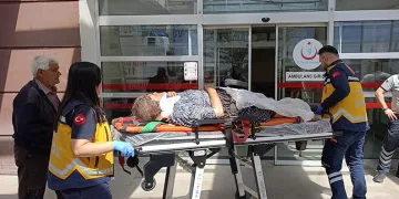 İki katlı ev alev alev yandı