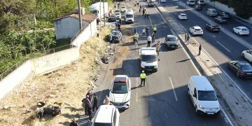 İzmir’de freni arızalanan TIR dehşet saçtı: 3 kişi hayatını kaybetti