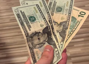 Dolar Fed Sonrası Rekor Tazeledi: Gözler 2027 Faiz Artışında