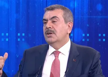Bakan Tekin’den Okullarda ‘LGBT Dersi’ Çıkışı: “Yaptırmam Kardeşim!”