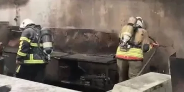 Bakırköy’de seyir halindeki otomobil, tıra arkadan çarptı: 1 yaralı