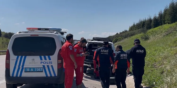 “Otoyola 5 yaşında çocuk bırakıldı” ihbarı ekipleri alarma geçirdi