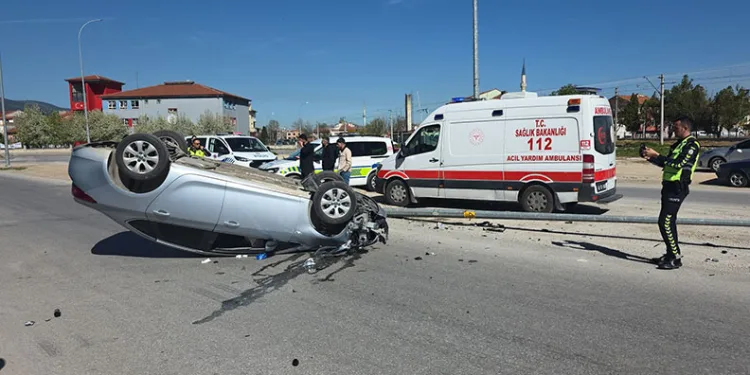 İki katlı ev alev alev yandı
