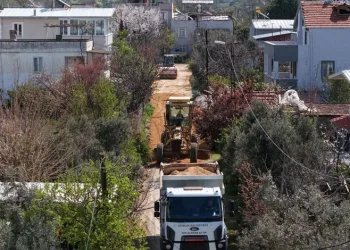 Gemlik Belediyesi’nden Kumsaz 505-506 No’lu Sokak’ta Zemin İyileştirme Çalışması