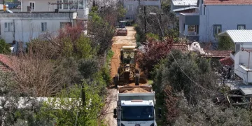 Gemlik Belediyesi’nden Kumsaz 505-506 No’lu Sokak’ta Zemin İyileştirme Çalışması