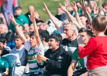 Bursa’da yeşil-beyaz coşku dev ekrana taşındı