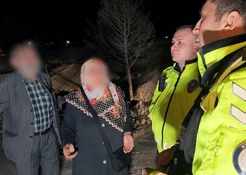 Bakırköy’de seyir halindeki otomobil, tıra arkadan çarptı: 1 yaralı