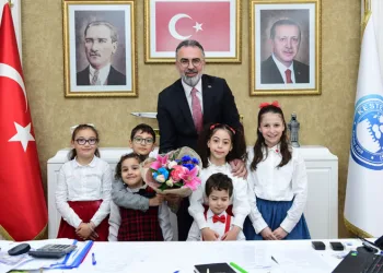 Kestel’de 23 Nisan Ruhu: Meydandan Makama Coşku Dolu Kutlama!