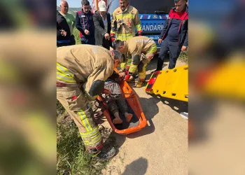 Bakırköy’de seyir halindeki otomobil, tıra arkadan çarptı: 1 yaralı