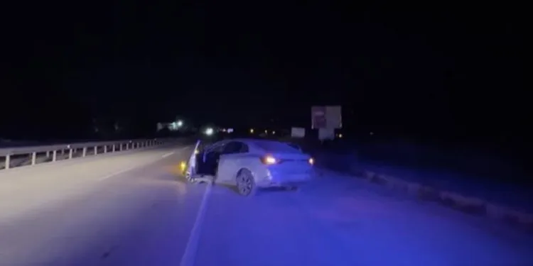 Bakırköy’de seyir halindeki otomobil, tıra arkadan çarptı: 1 yaralı
