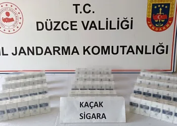 İki katlı ev alev alev yandı