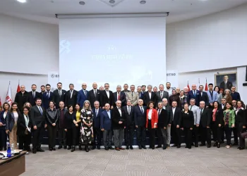 Bursa’da Tarihi Güç Birliği: 700. Yıl Vizyonu İçin 100 Bin Kişi El Ele Verdi!