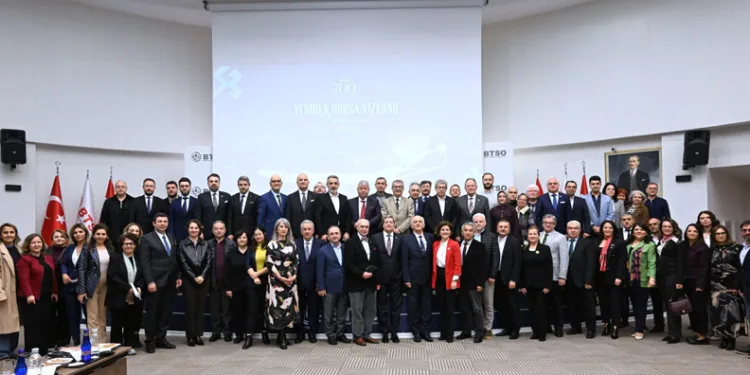 Bursa’da Tarihi Güç Birliği: 700. Yıl Vizyonu İçin 100 Bin Kişi El Ele Verdi!