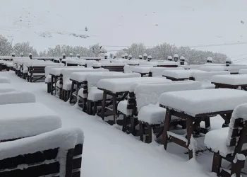 Nisan sonunda Uludağ’da kış geri döndü