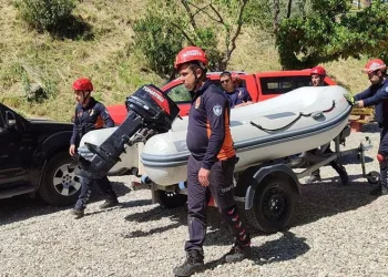 Bakırköy’de seyir halindeki otomobil, tıra arkadan çarptı: 1 yaralı
