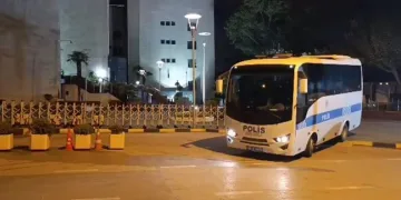 Bursa’da freni patlayan vinç dereye uçtu : Sürücü hayatını kaybetti