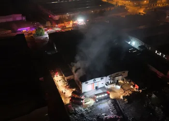 Bakırköy’de seyir halindeki otomobil, tıra arkadan çarptı: 1 yaralı