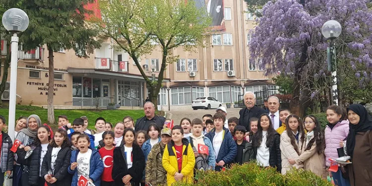 Karacabey’in köy okulunda unutulmaz 23 Nisan coşkusu