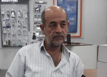 İki katlı ev alev alev yandı
