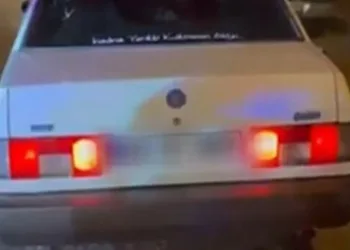 İki katlı ev alev alev yandı