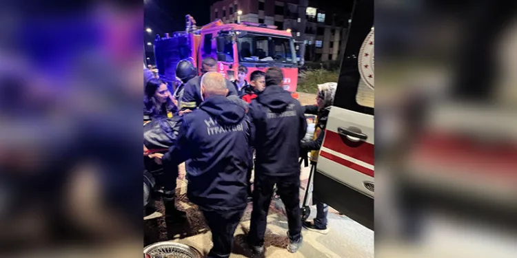İki katlı ev alev alev yandı