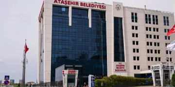 Ataşehir Belediyesi’ne yönelik operasyonda gözaltına alınan şüpheliler adliyeye sevk edildi