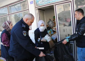 Şanlıurfa’da son kullanım tarihi geçmiş tonlarca gıda ürünü ele geçirildi