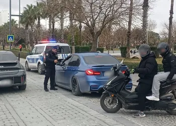 Şanlıurfa’da son kullanım tarihi geçmiş tonlarca gıda ürünü ele geçirildi