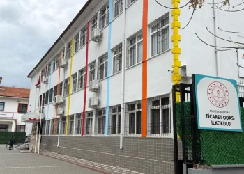 Şanlıurfa’da son kullanım tarihi geçmiş tonlarca gıda ürünü ele geçirildi