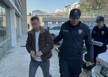 Şanlıurfa’da son kullanım tarihi geçmiş tonlarca gıda ürünü ele geçirildi