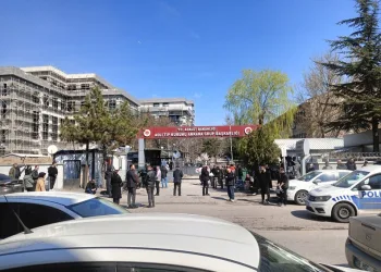 Şanlıurfa’da son kullanım tarihi geçmiş tonlarca gıda ürünü ele geçirildi