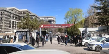 Şanlıurfa’da son kullanım tarihi geçmiş tonlarca gıda ürünü ele geçirildi